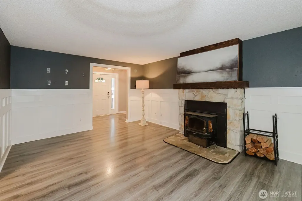 7629 Oak Park Drive NW Bremerton WA 98311
