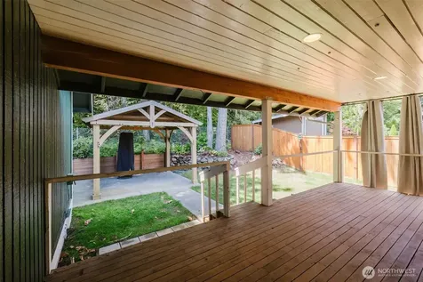 7629 Oak Park Drive NW Bremerton WA 98311