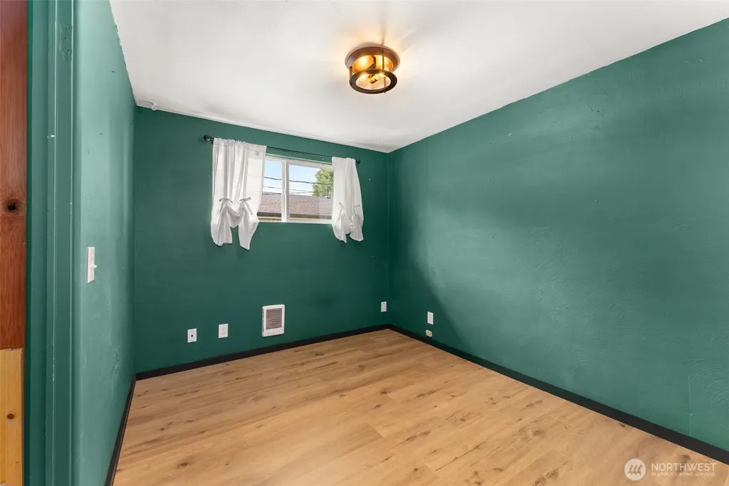 1713 Madison Street Shelton WA 98584