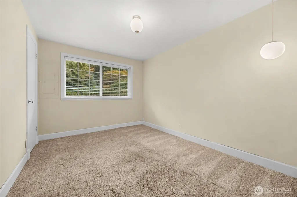 824 NE 194th Street Shoreline WA 98155
