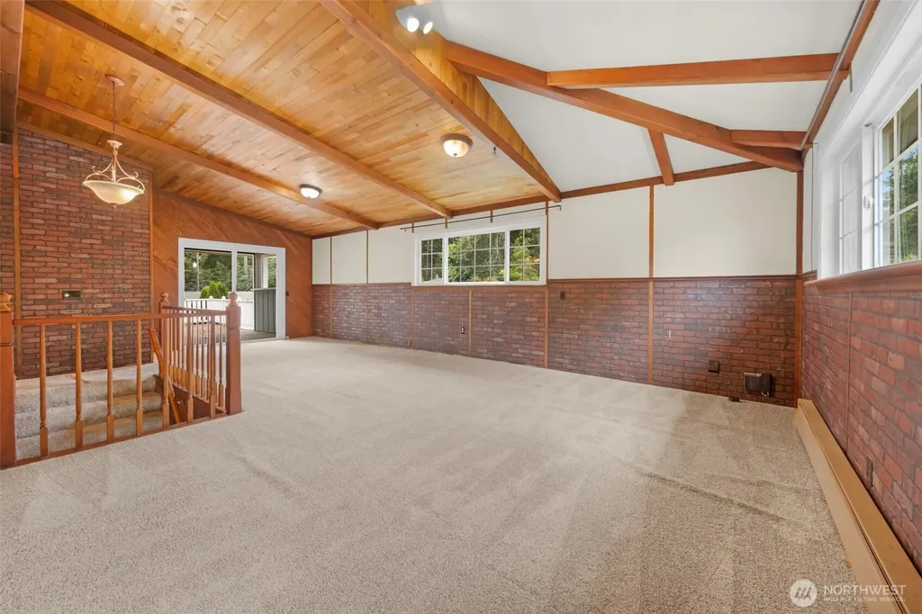 824 NE 194th Street Shoreline WA 98155