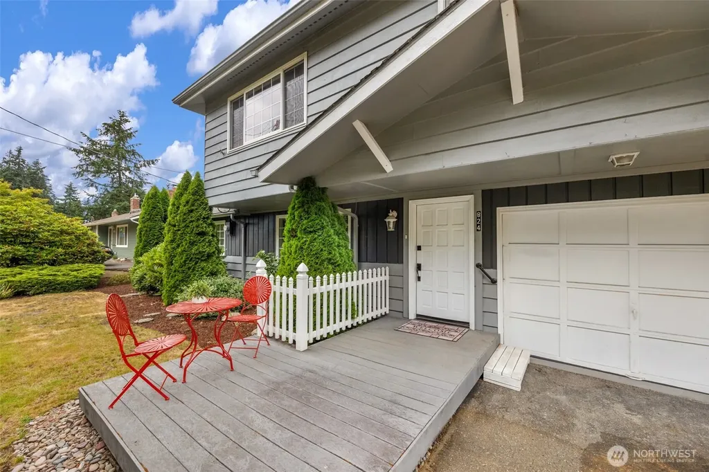 824 NE 194th Street Shoreline WA 98155