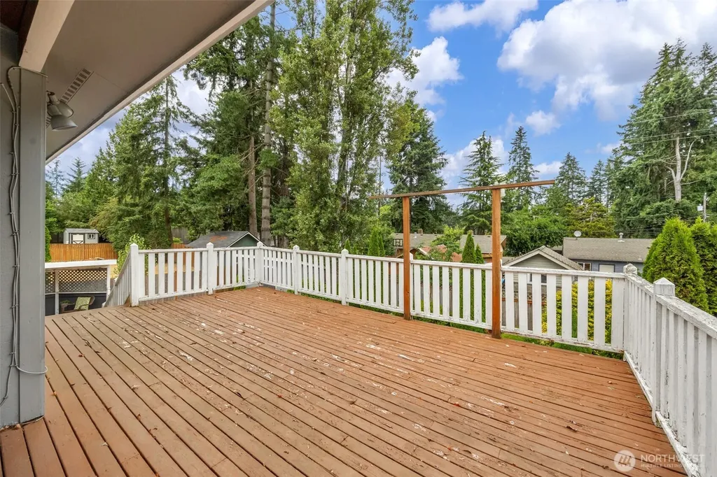 824 NE 194th Street Shoreline WA 98155