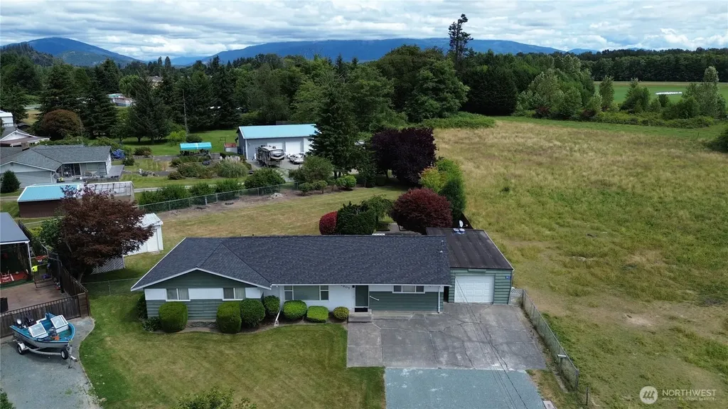 1907 Sparrs Lane Burlington WA 98233