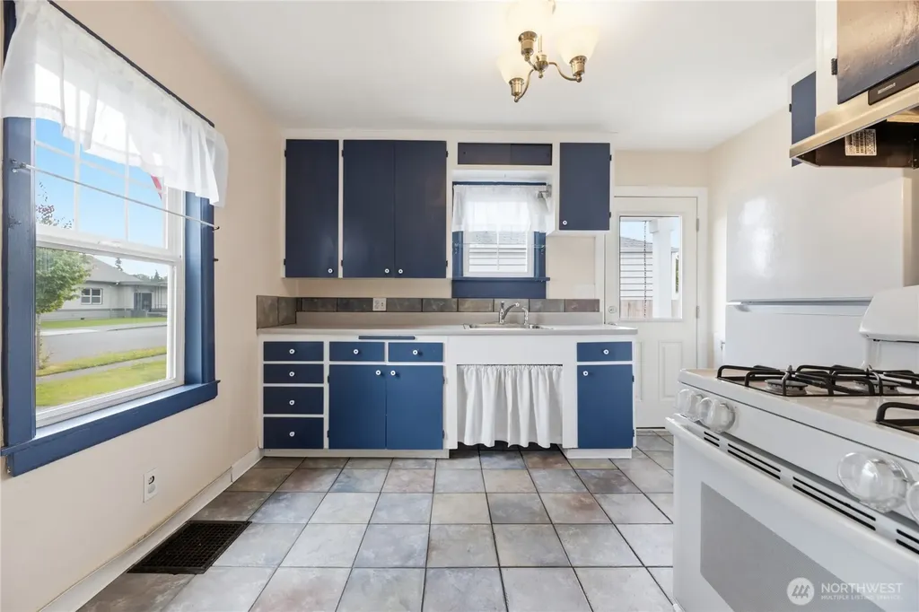 1409 Silver Street Sumner WA 98390