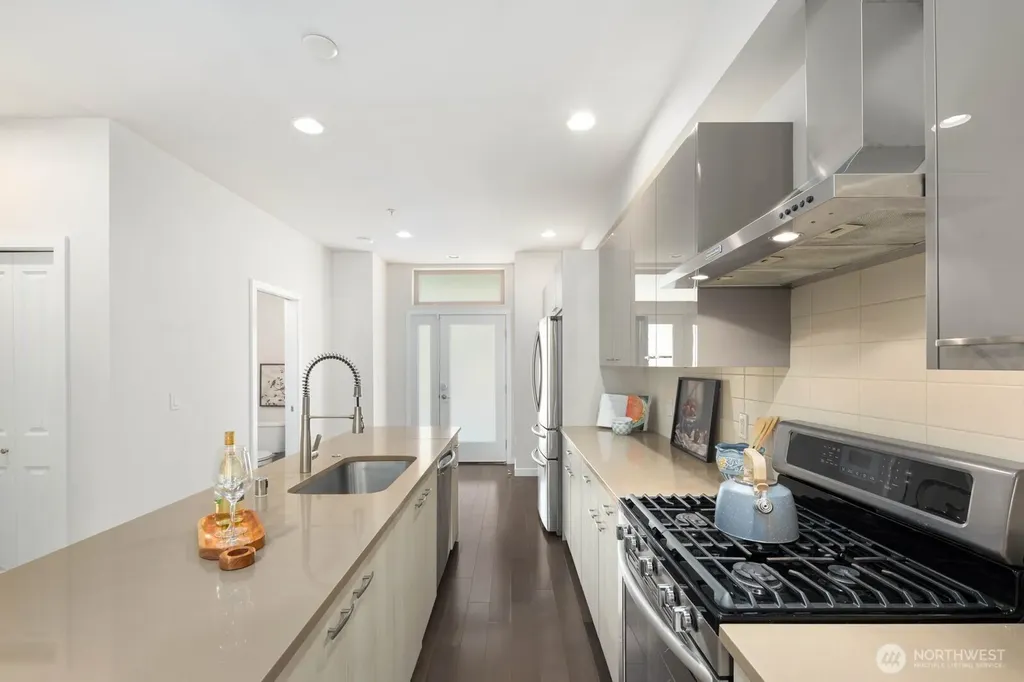 4253 SE 213th Place Issaquah WA 98029
