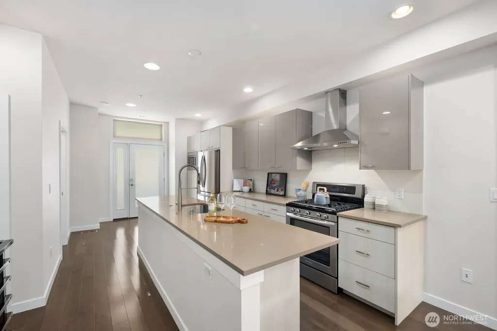4253 SE 213th Place Issaquah WA 98029