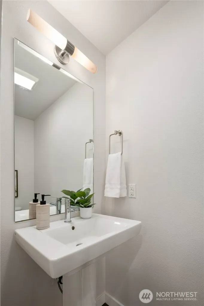 4253 SE 213th Place Issaquah WA 98029