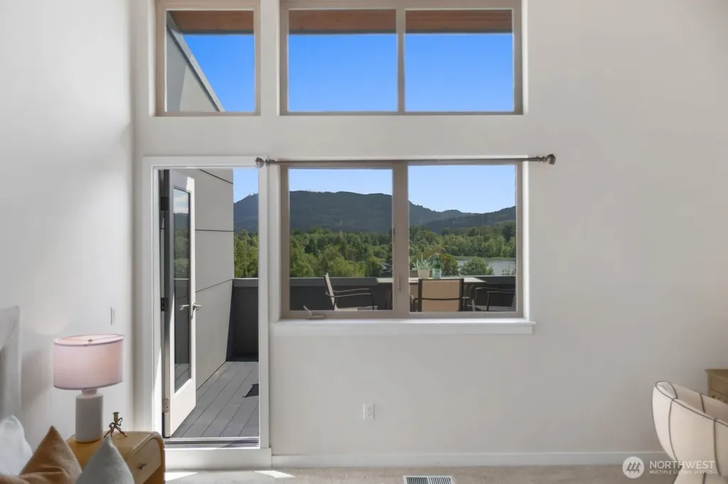 4253 SE 213th Place Issaquah WA 98029