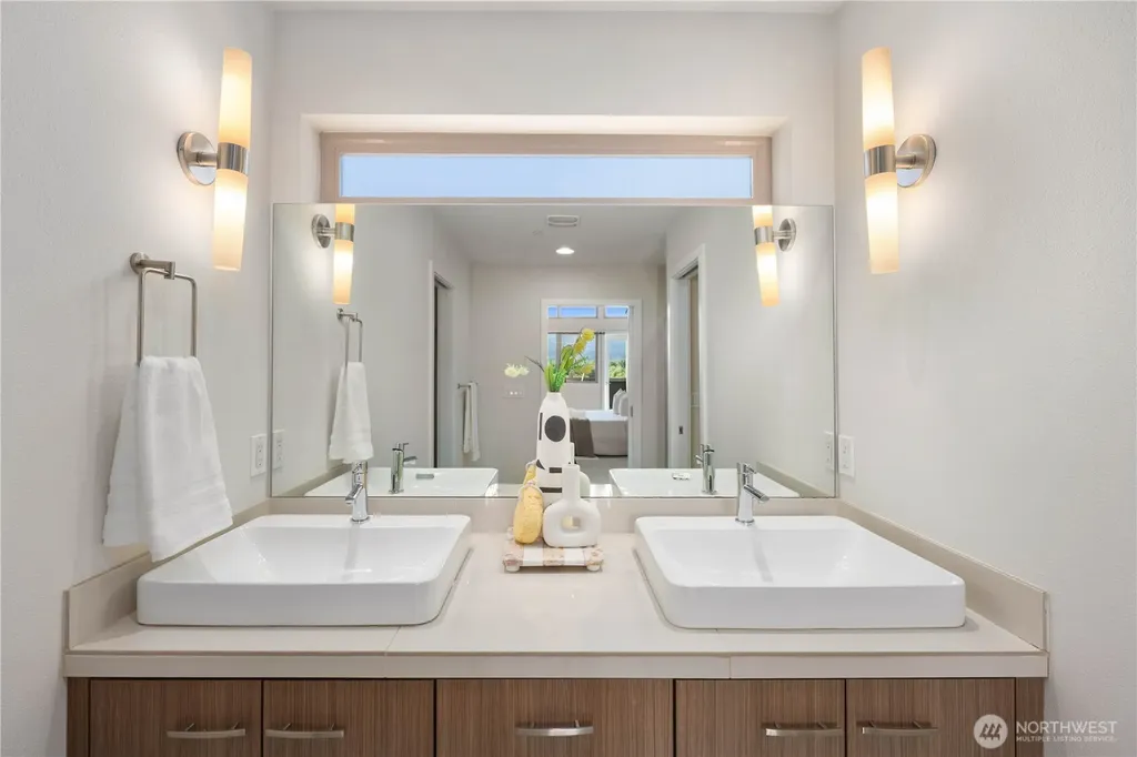 4253 SE 213th Place Issaquah WA 98029