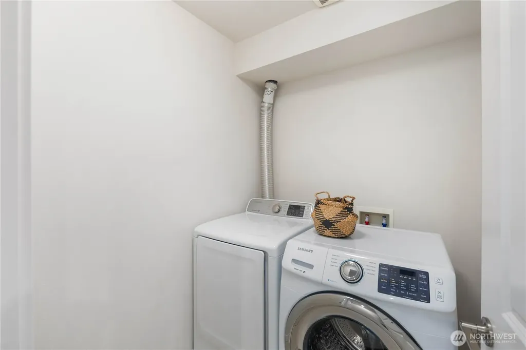 4253 SE 213th Place Issaquah WA 98029