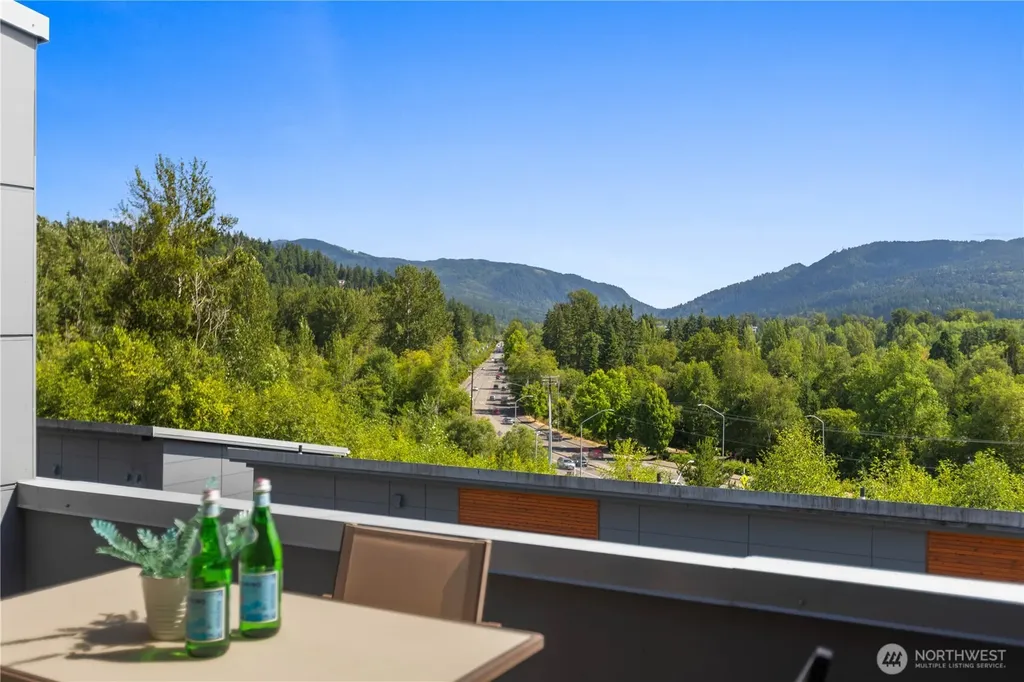 4253 SE 213th Place Issaquah WA 98029