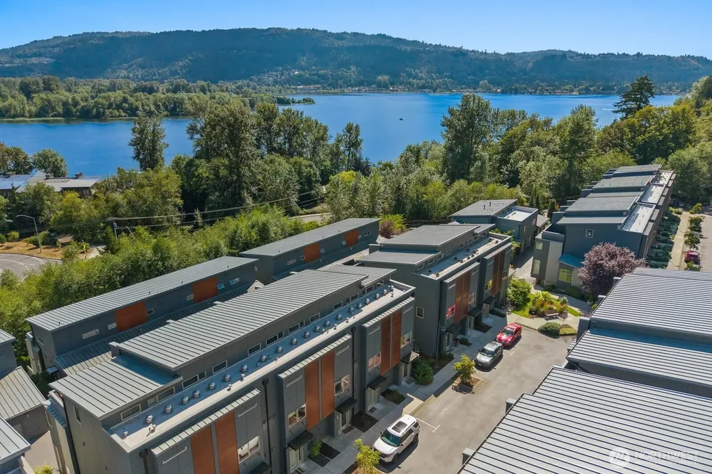 4253 SE 213th Place Issaquah WA 98029