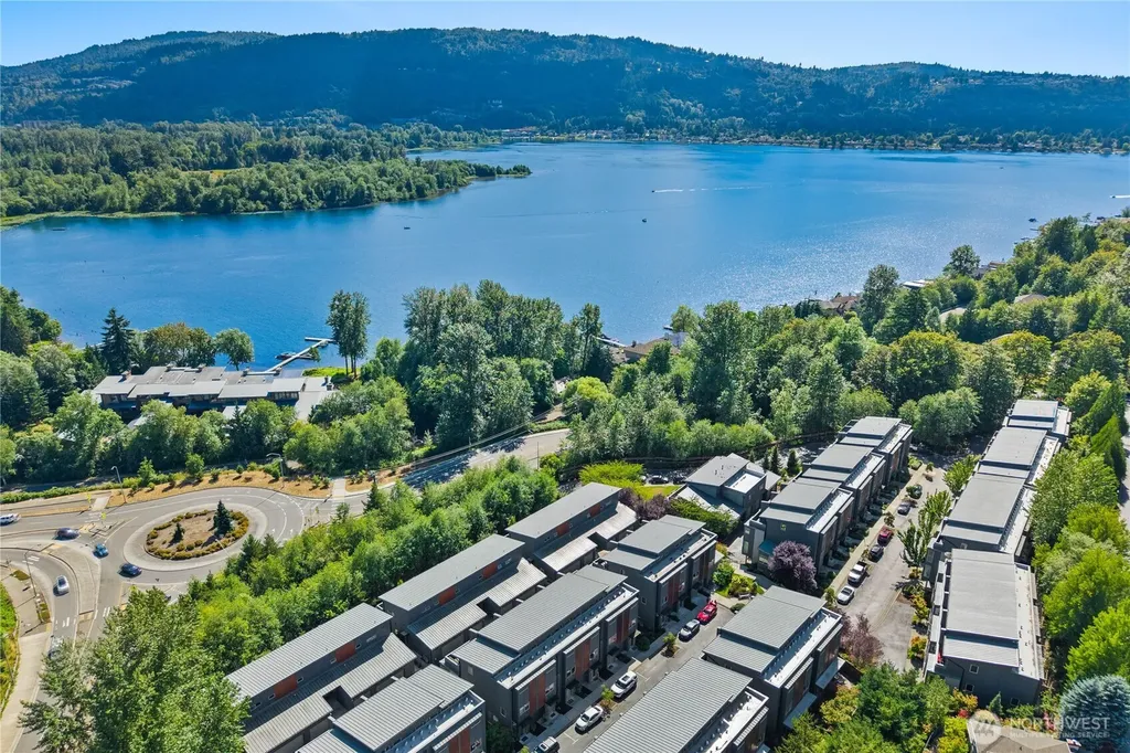 4253 SE 213th Place Issaquah WA 98029