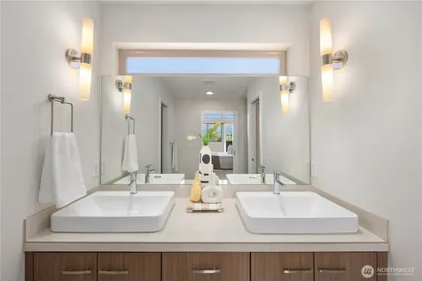 4253 SE 213th Place Issaquah WA 98029