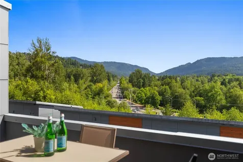 4253 SE 213th Place Issaquah WA 98029