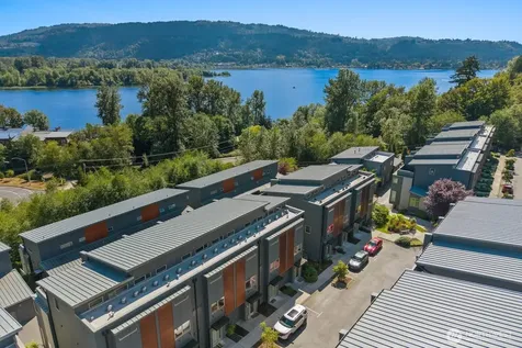 4253 SE 213th Place Issaquah WA 98029