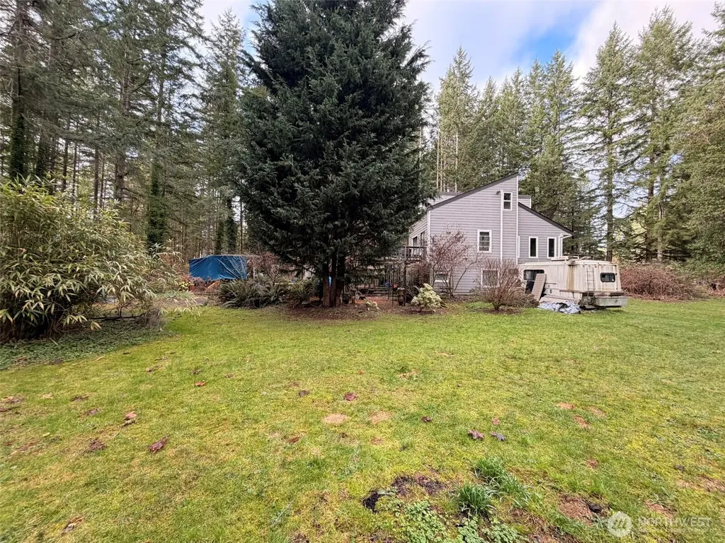 5040 SW Lake Helena Road Port Orchard WA 98367