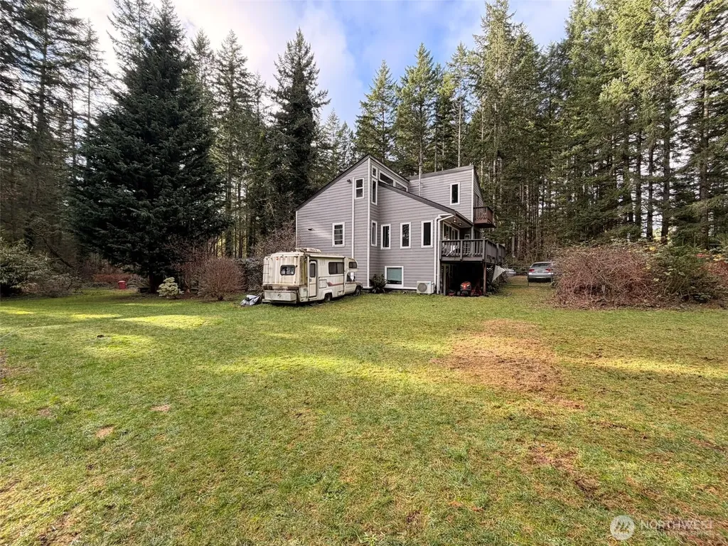 5040 SW Lake Helena Road Port Orchard WA 98367