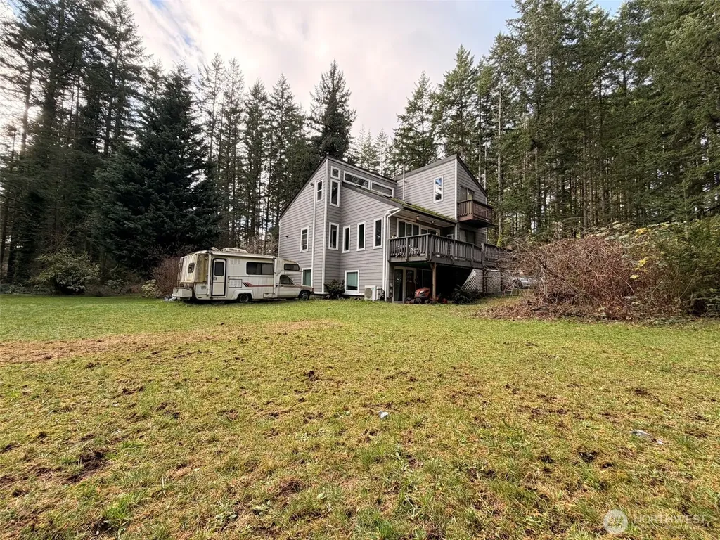 5040 SW Lake Helena Road Port Orchard WA 98367