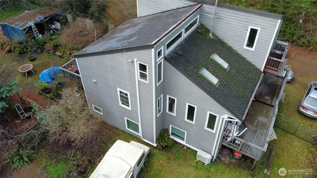 5040 SW Lake Helena Road Port Orchard WA 98367