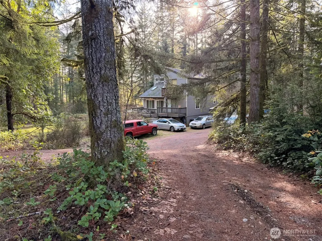 5040 SW Lake Helena Road Port Orchard WA 98367