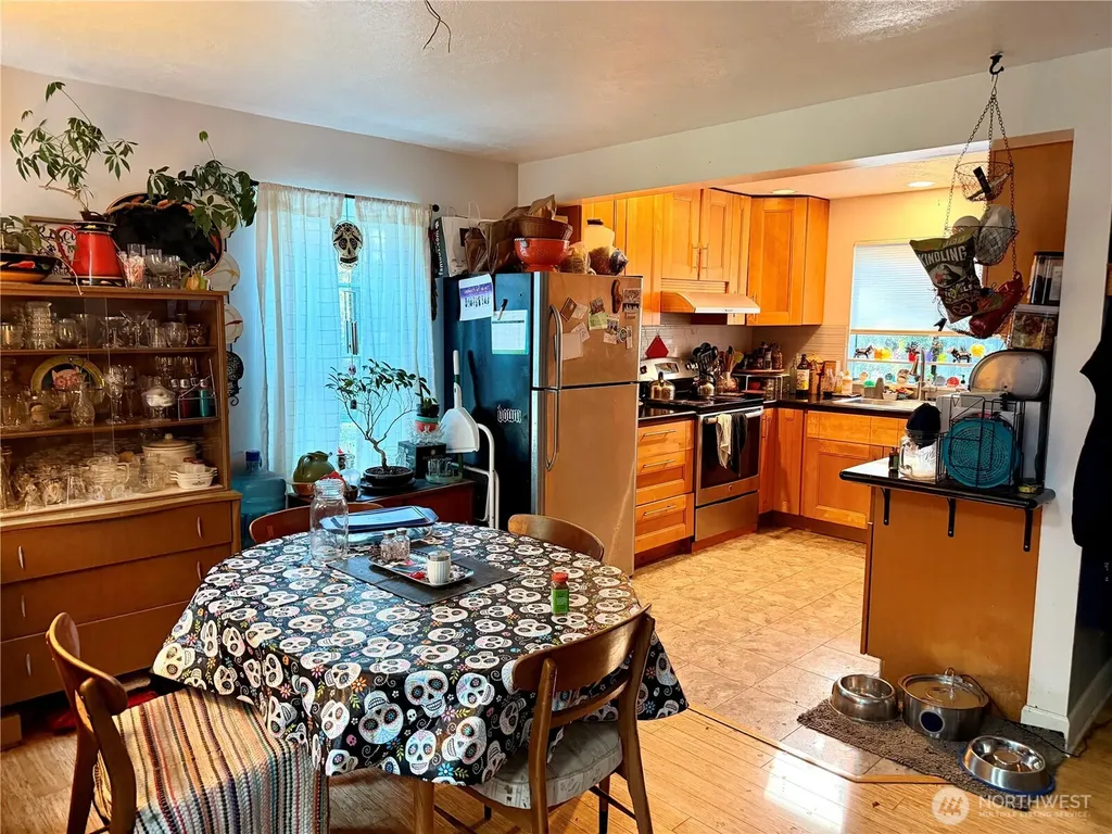 5040 SW Lake Helena Road Port Orchard WA 98367