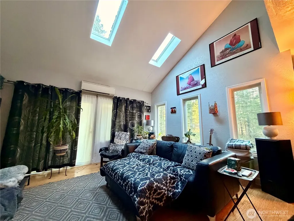 5040 SW Lake Helena Road Port Orchard WA 98367