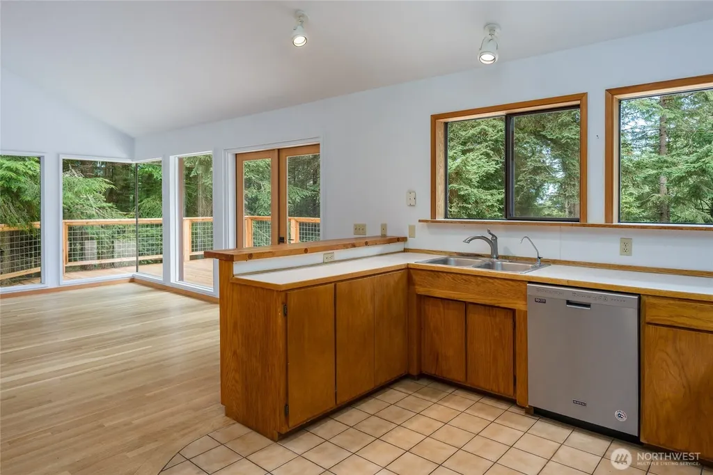 76 Lookout Loop Orcas Island WA 98245
