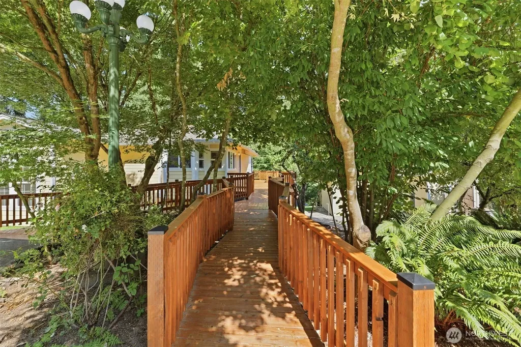 5819 65th Street NW Gig Harbor WA 98335