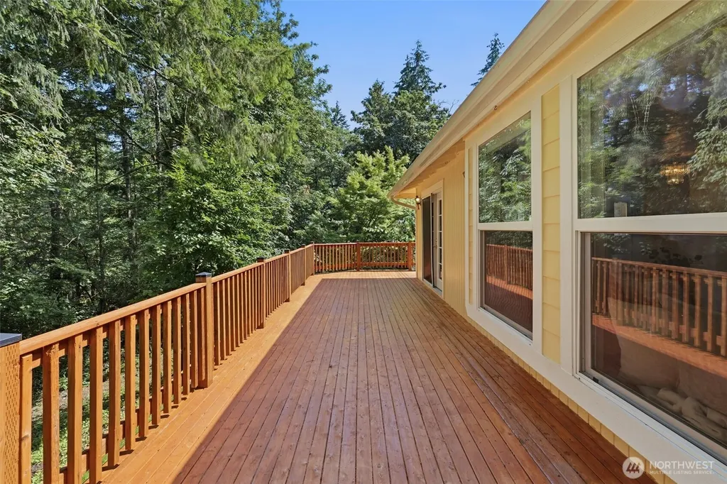 5819 65th Street NW Gig Harbor WA 98335