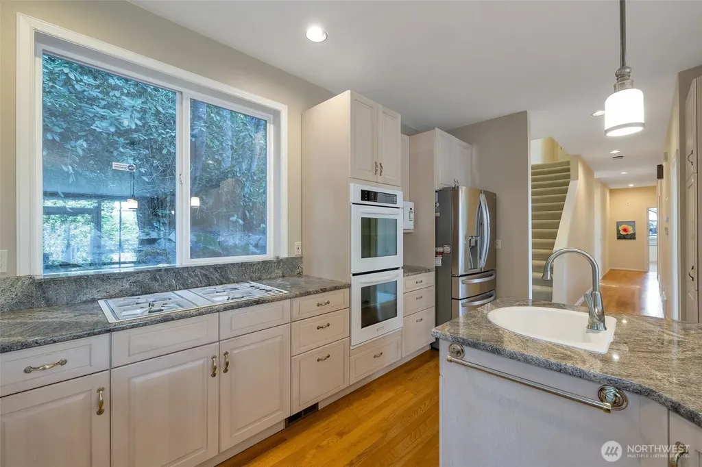 9701 SE 5th Street Bellevue WA 98004