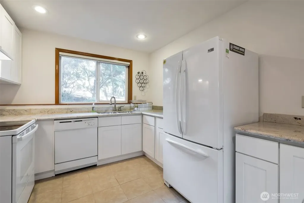9701 SE 5th Street Bellevue WA 98004