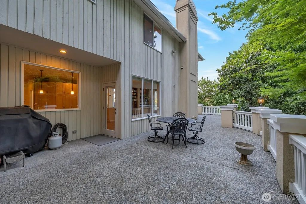 9701 SE 5th Street Bellevue WA 98004