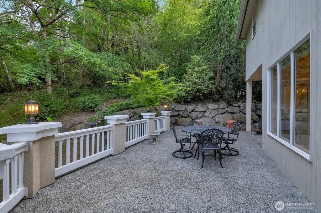 9701 SE 5th Street Bellevue WA 98004