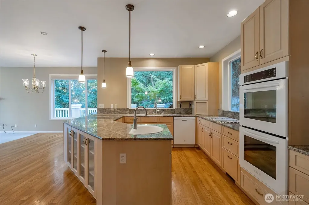 9701 SE 5th Street Bellevue WA 98004