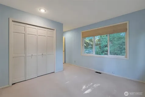9701 SE 5th Street Bellevue WA 98004