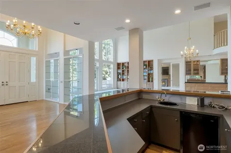 9701 SE 5th Street Bellevue WA 98004