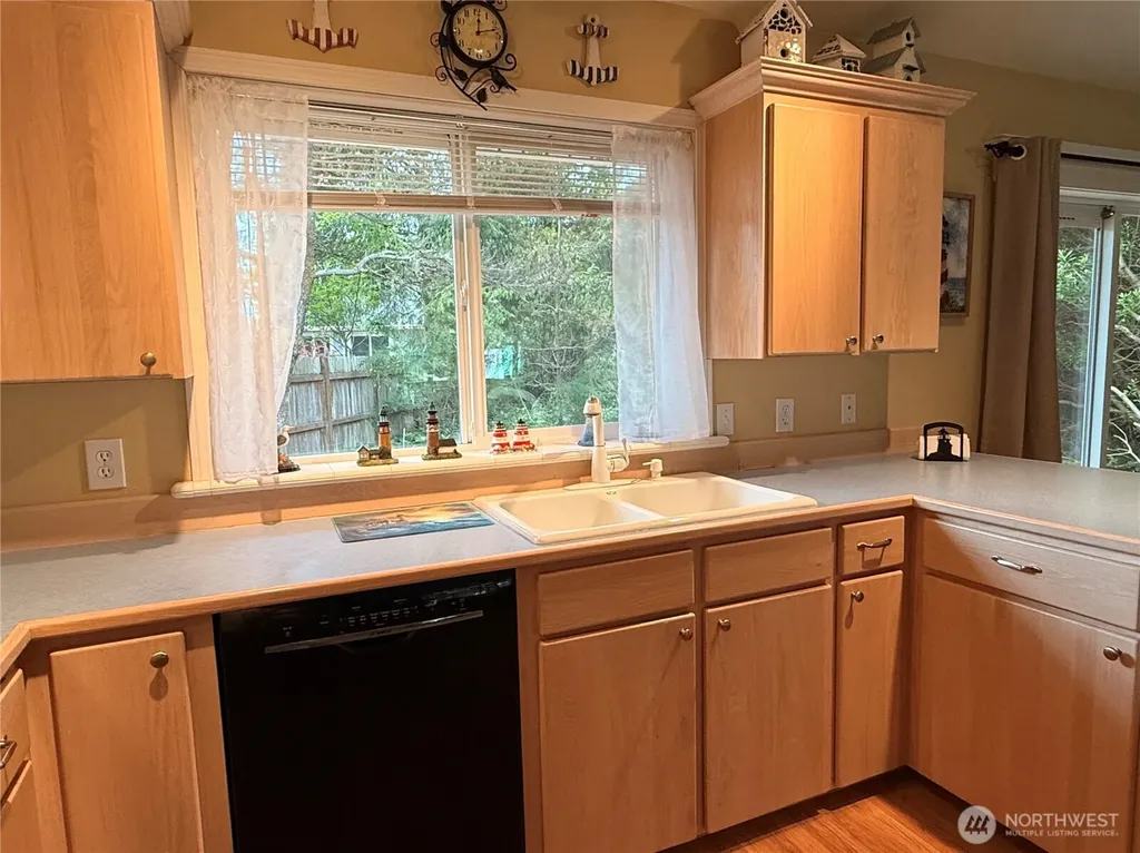 367 S Wynoochee Drive Ocean Shores WA 98569