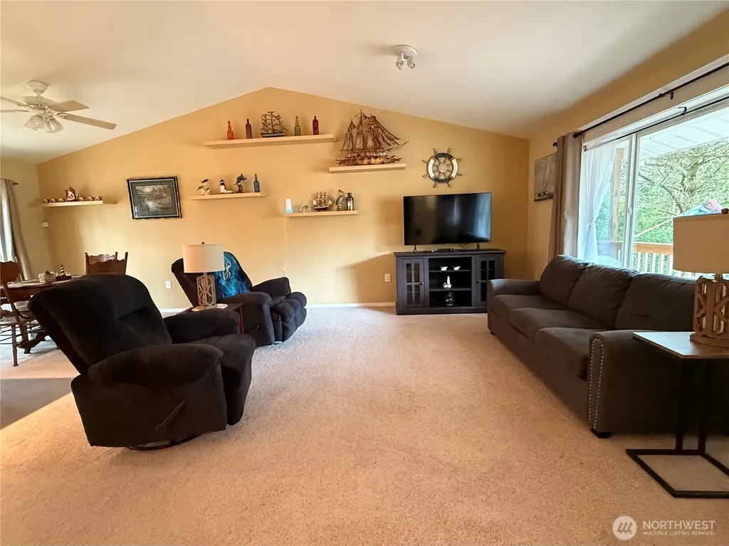 367 S Wynoochee Drive Ocean Shores WA 98569