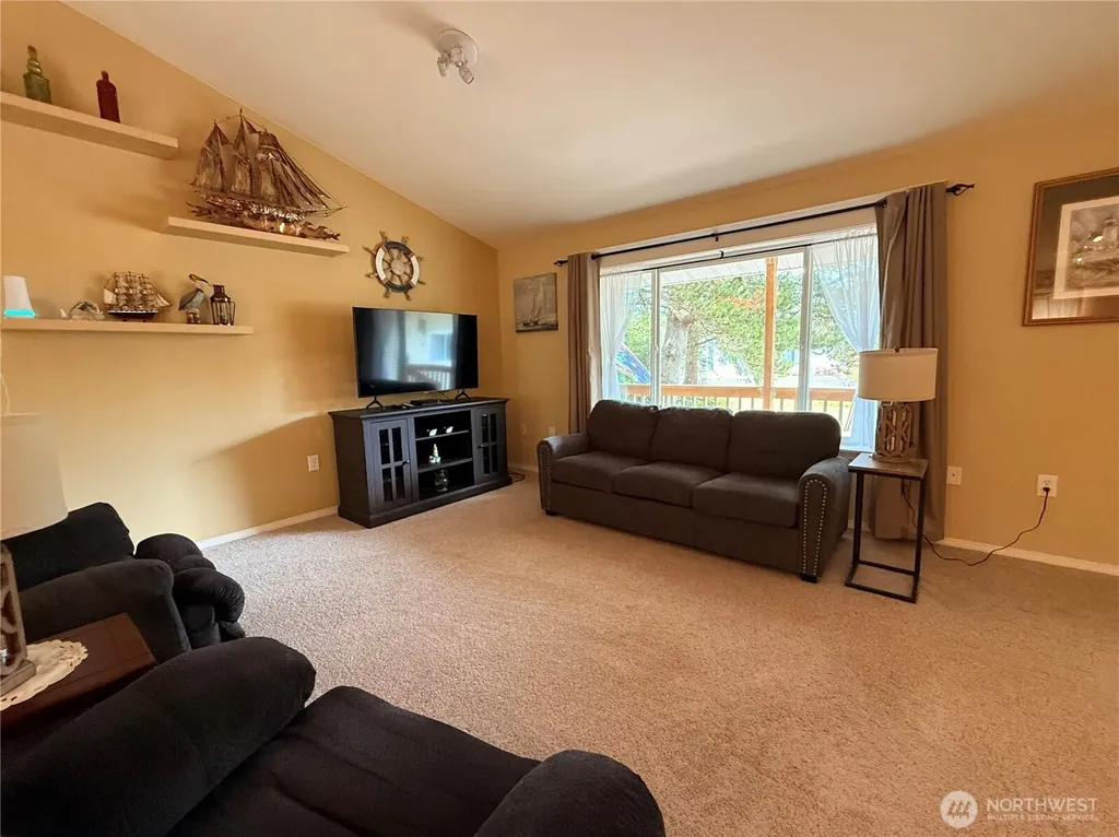367 S Wynoochee Drive Ocean Shores WA 98569