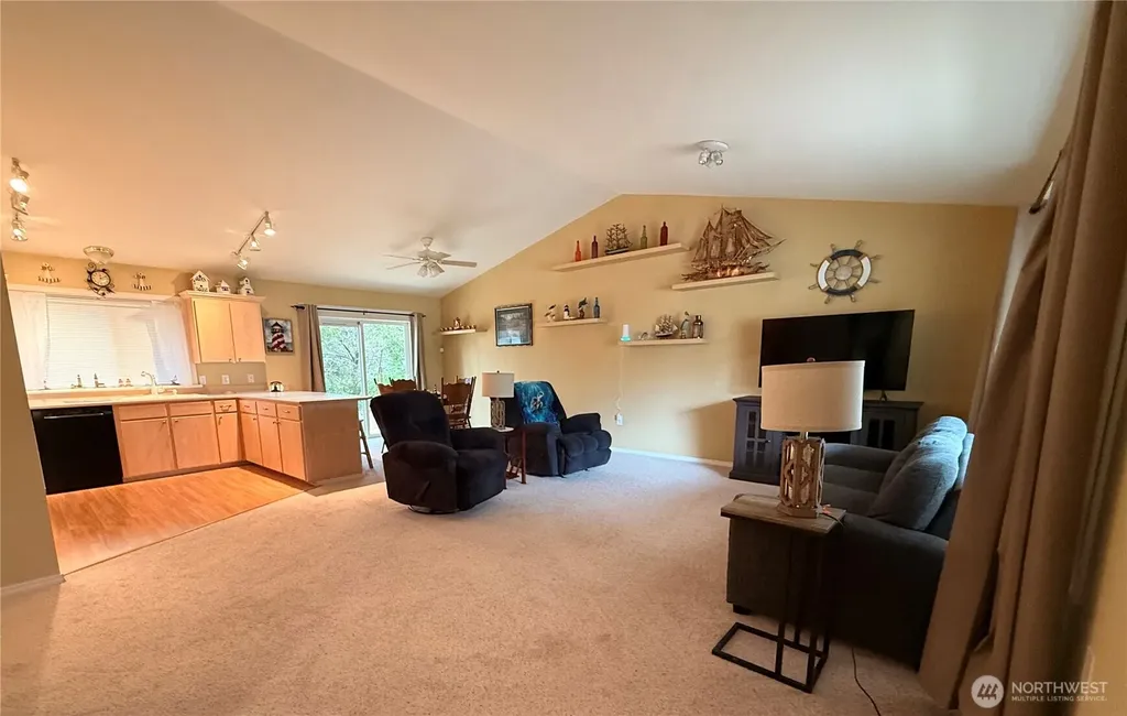 367 S Wynoochee Drive Ocean Shores WA 98569