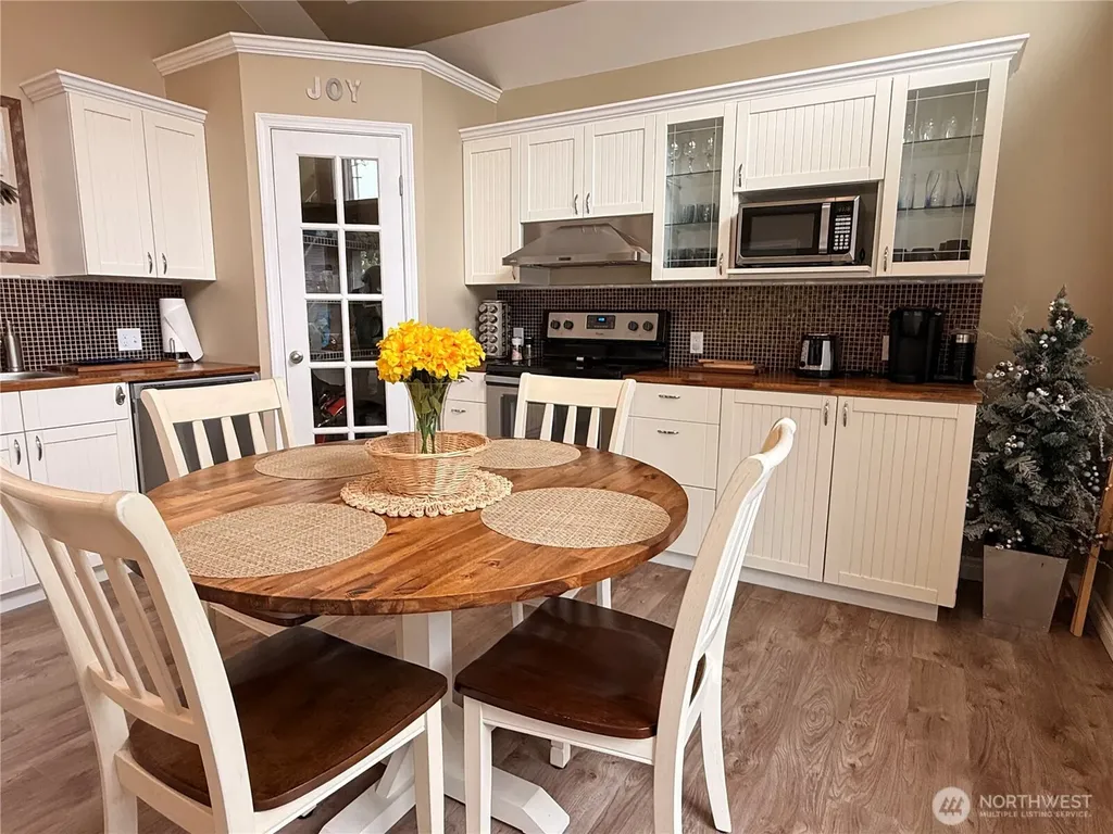 206 Wishkah Street Ocean Shores WA 98569