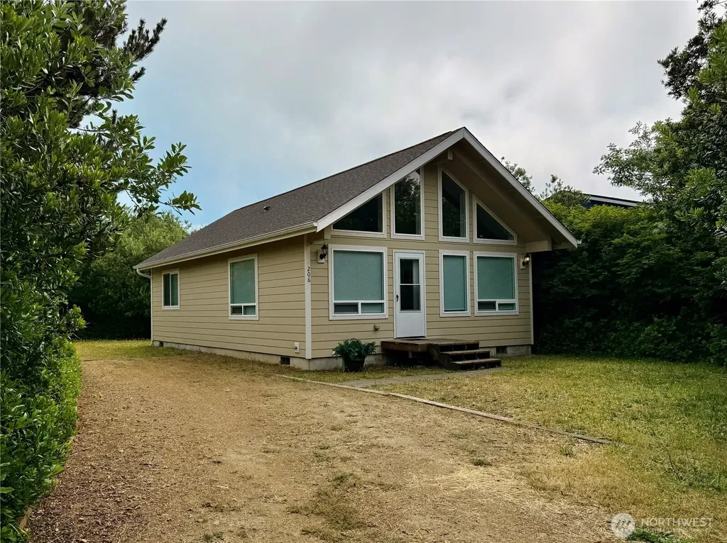 206 Wishkah Street Ocean Shores WA 98569