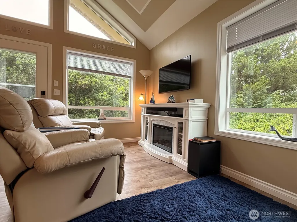 206 Wishkah Street Ocean Shores WA 98569
