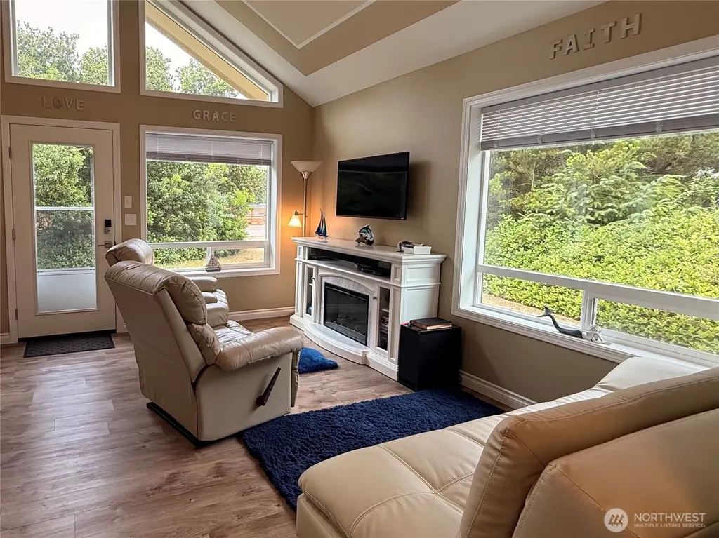 206 Wishkah Street Ocean Shores WA 98569