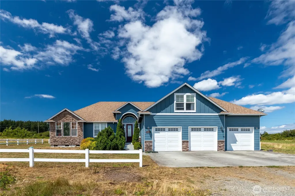 130 W Crescent Harbor Road Oak Harbor WA 98277