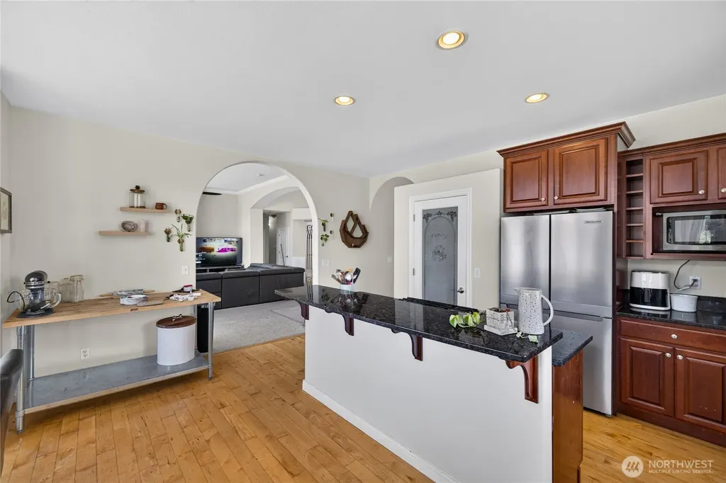 130 W Crescent Harbor Road Oak Harbor WA 98277