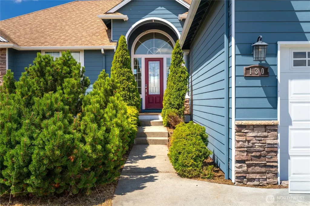 130 W Crescent Harbor Road Oak Harbor WA 98277