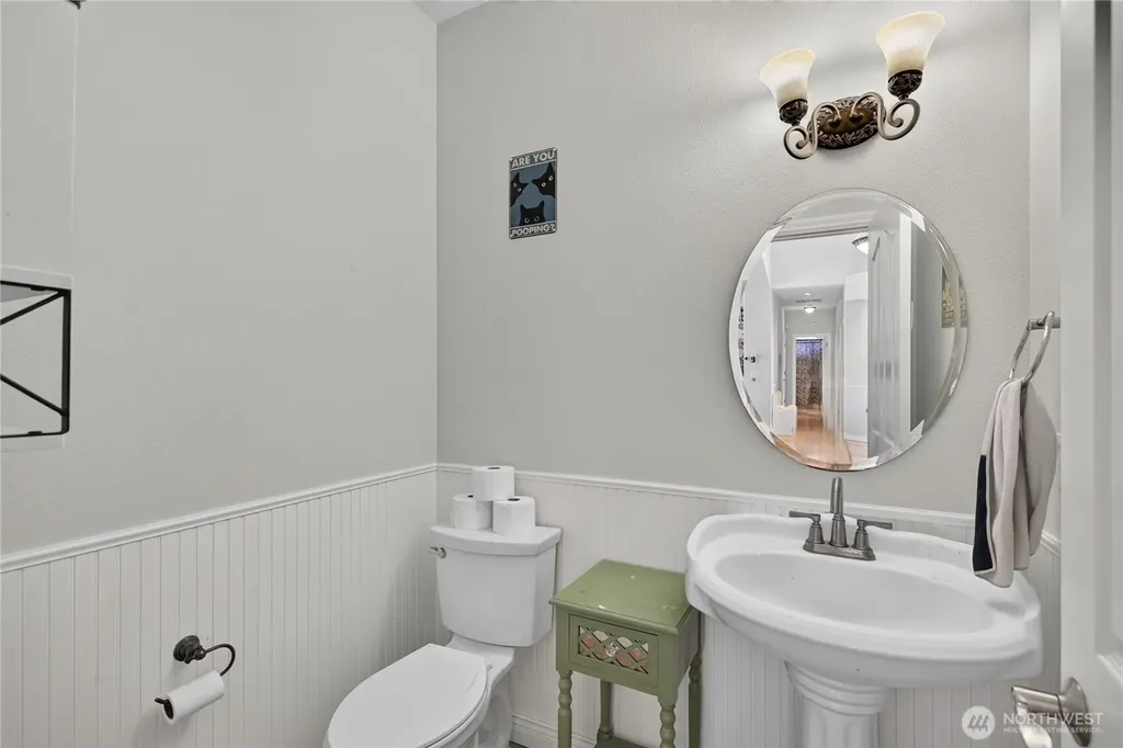 130 W Crescent Harbor Road Oak Harbor WA 98277